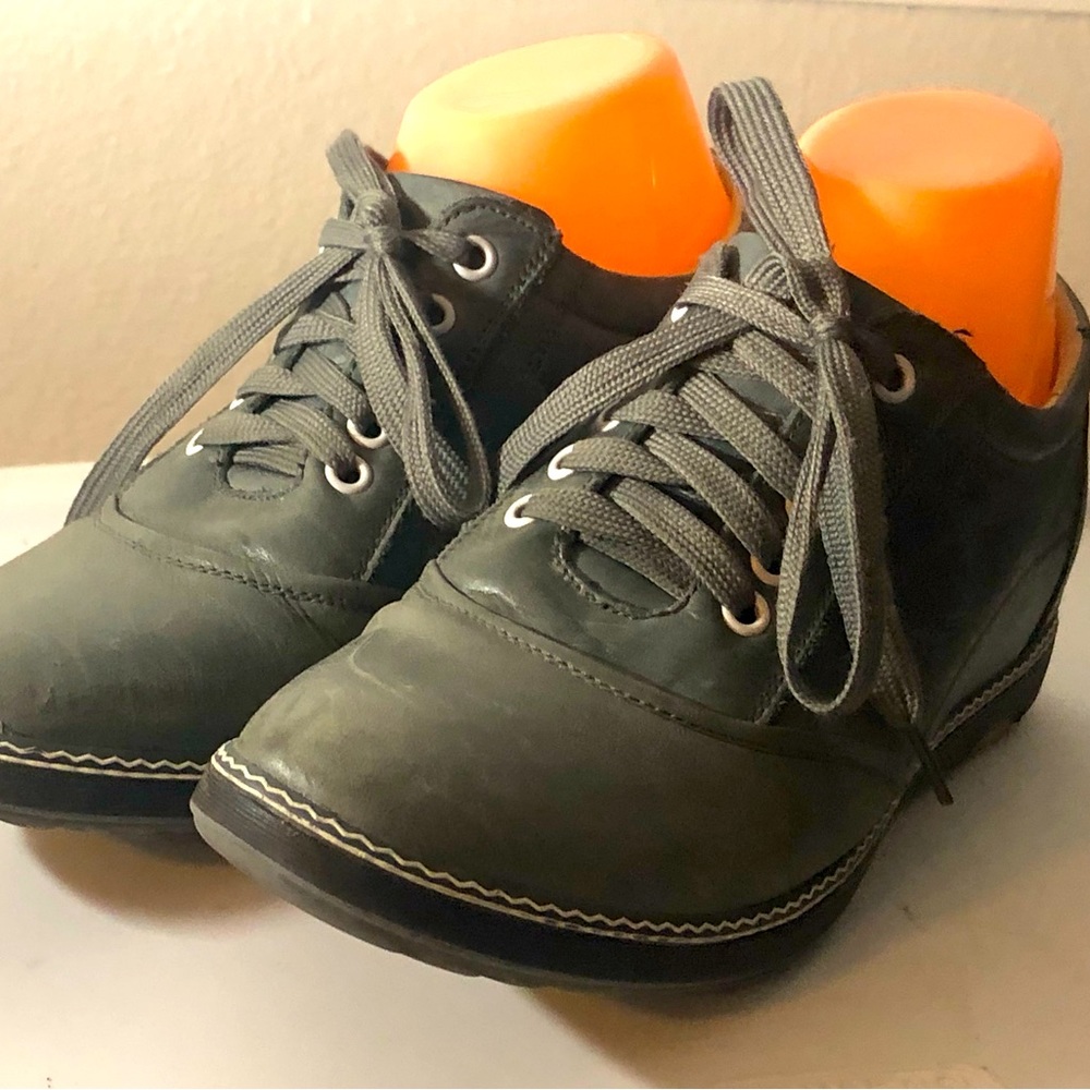 Calden Women's Grey Soft Leather Elevator sneakers shoessize 9.5